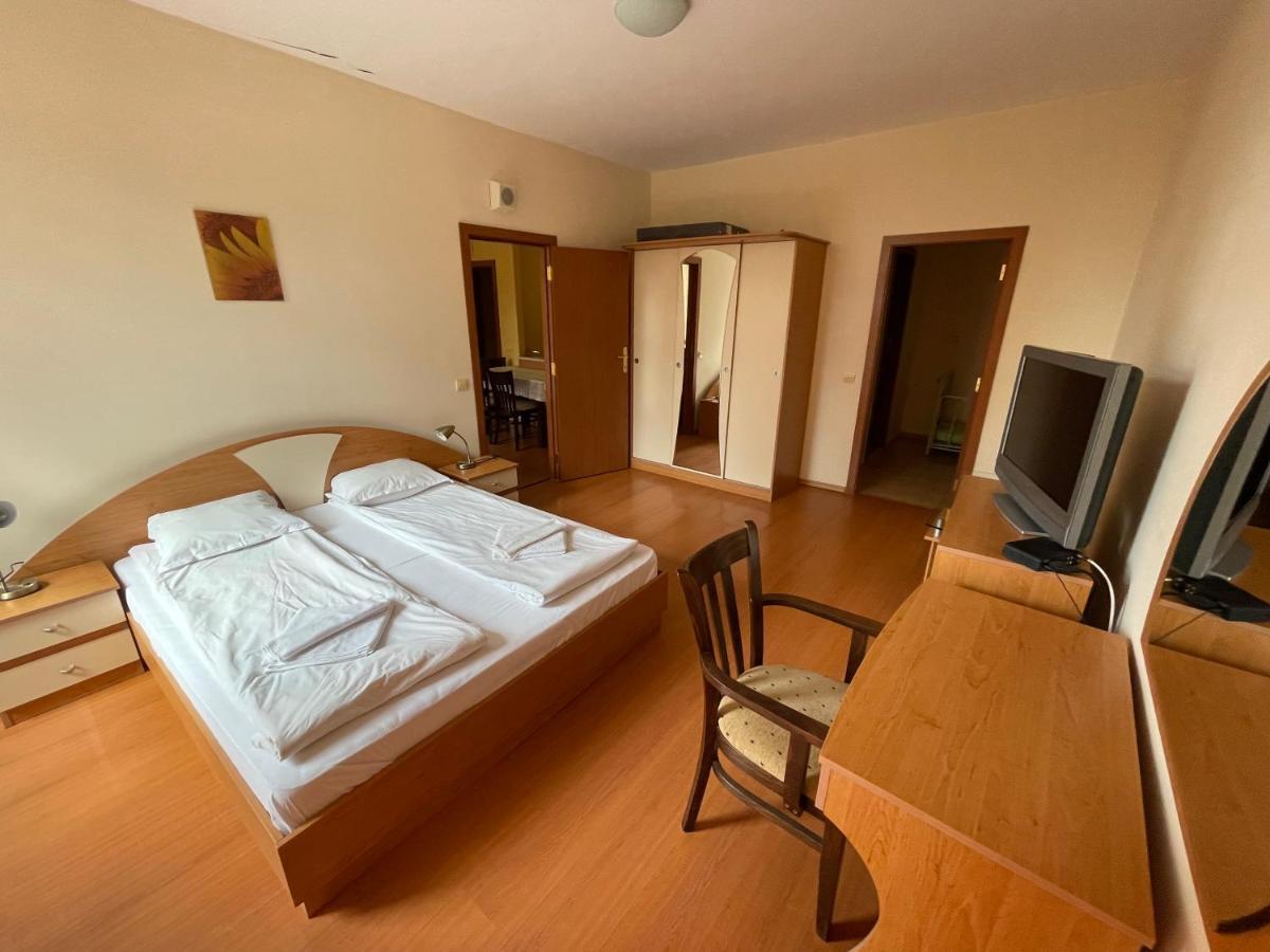 Borovets Holiday Apartments - Different Locations In Боровец Экстерьер фото